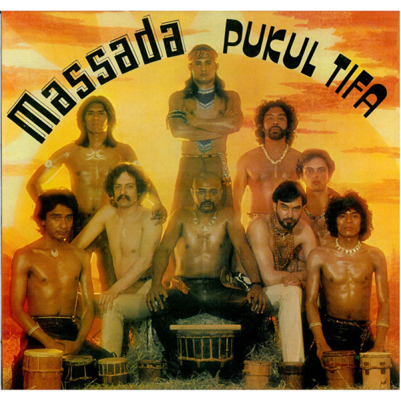 Massada  ‎– Pukul Tifa (Zeer goede staat, hoes VG+ en vinyl VG+) Kendari Records ‎– KDR 21010 KL 