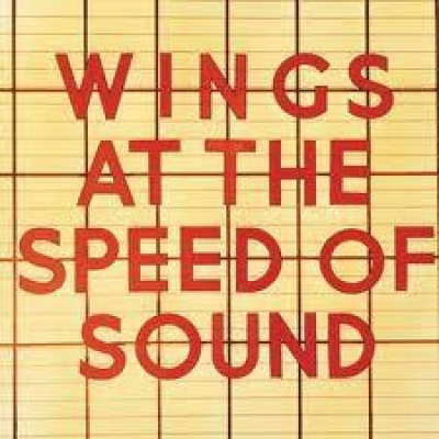  Wings ‎– Wings At The Speed Of Sound (Goede staat, Good plus sleeve en vinyl VG+)  MPL (2) ‎– 5C 062-97581 